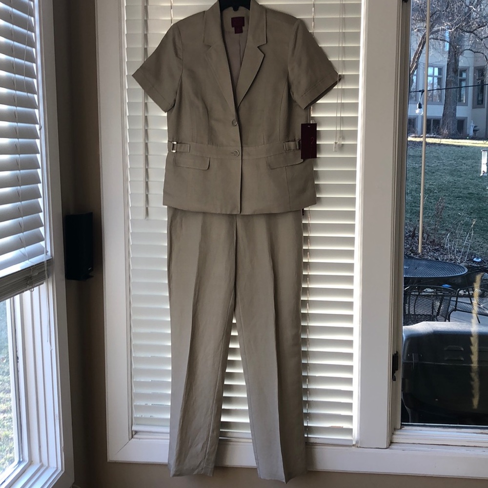 NWT Tan Linen pantsuit. Jacket is fully lined.